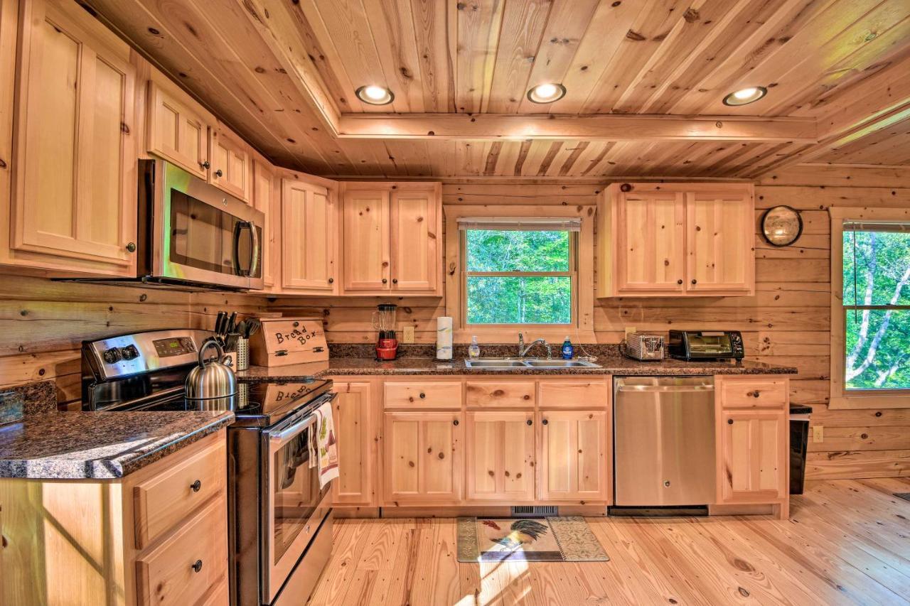 Secluded Cabin With Deck 13 Miles To Downtown マーフィ エクステリア 写真