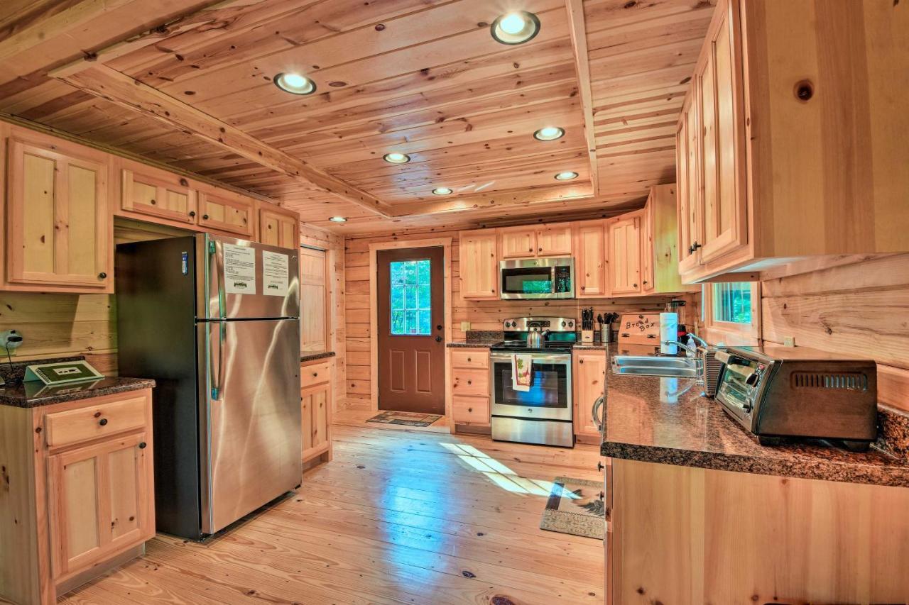 Secluded Cabin With Deck 13 Miles To Downtown マーフィ エクステリア 写真