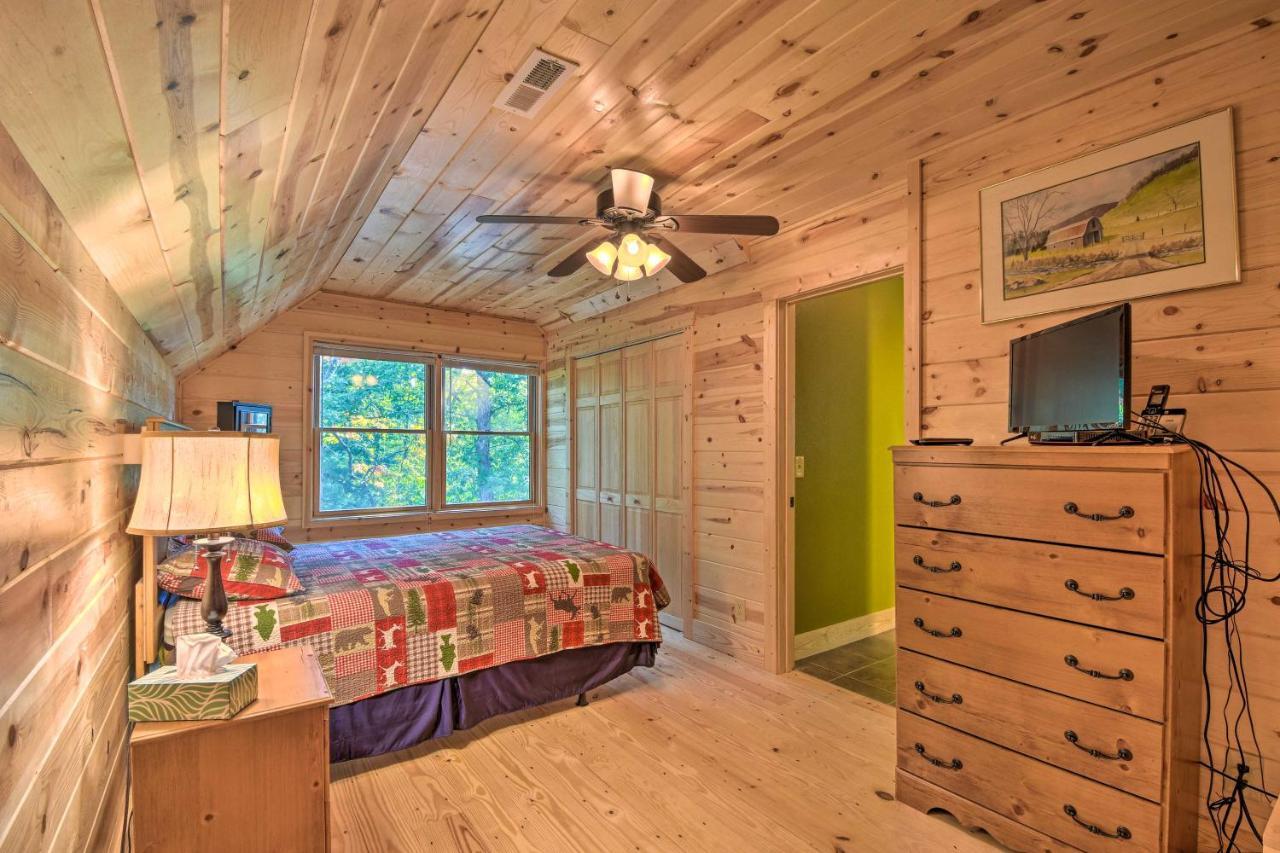 Secluded Cabin With Deck 13 Miles To Downtown マーフィ エクステリア 写真
