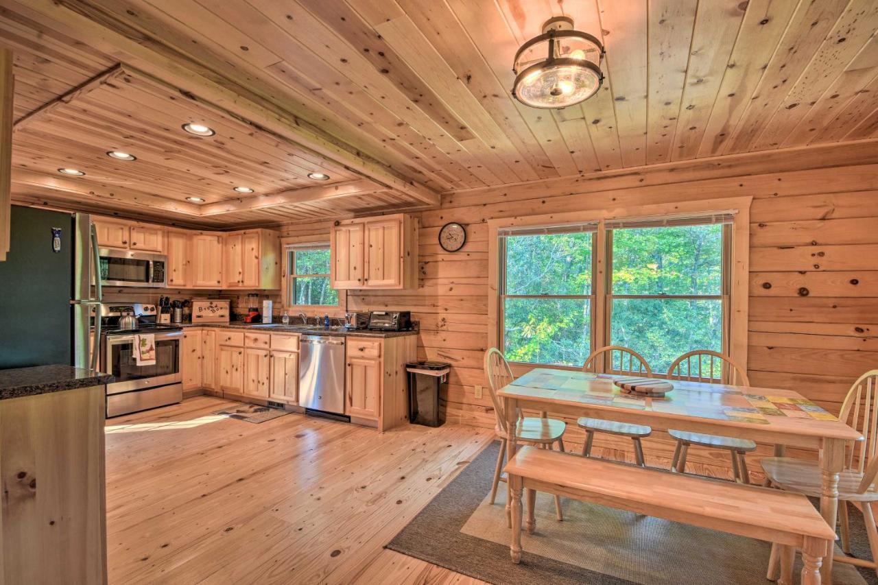Secluded Cabin With Deck 13 Miles To Downtown マーフィ エクステリア 写真