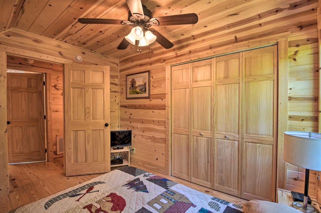 Secluded Cabin With Deck 13 Miles To Downtown マーフィ エクステリア 写真