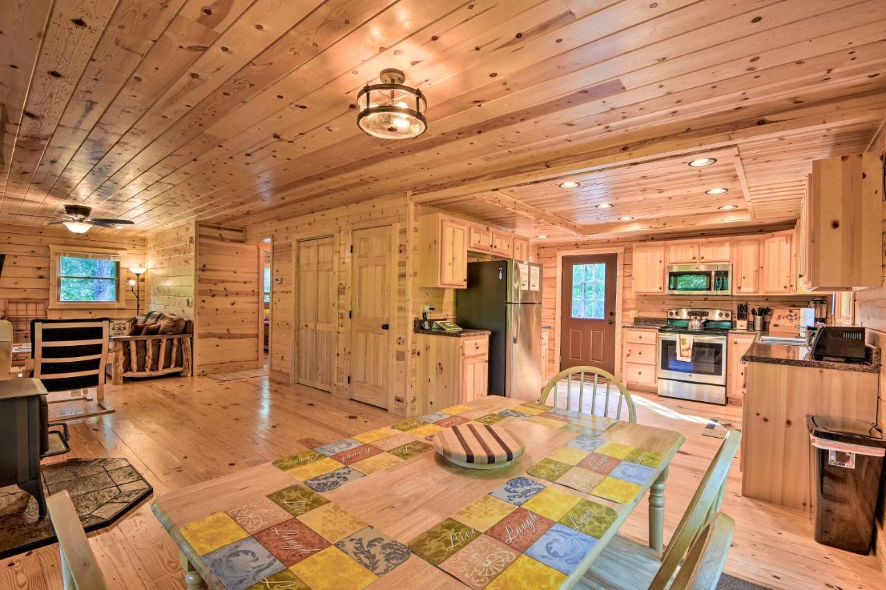 Secluded Cabin With Deck 13 Miles To Downtown マーフィ エクステリア 写真