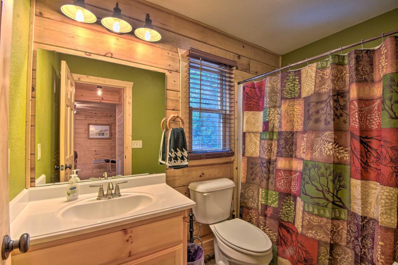 Secluded Cabin With Deck 13 Miles To Downtown マーフィ エクステリア 写真