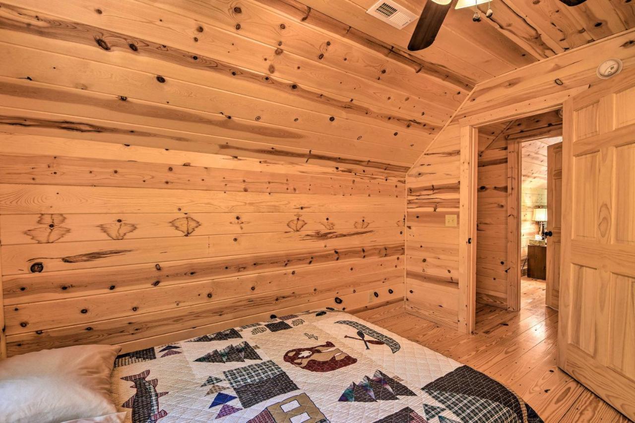 Secluded Cabin With Deck 13 Miles To Downtown マーフィ エクステリア 写真